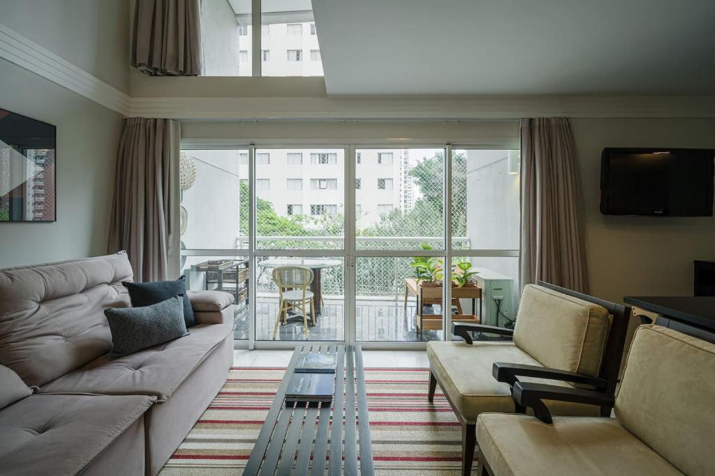  BU202 Duplex amplo e encantador em Moema