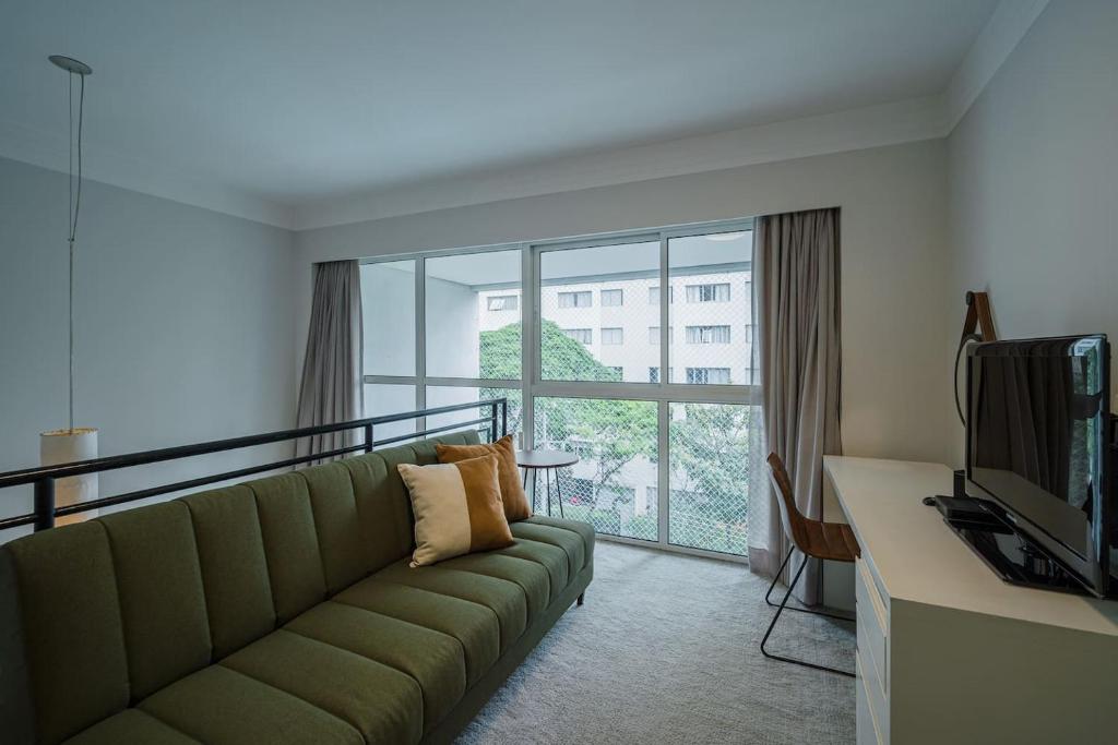  BU202 Duplex amplo e encantador em Moema
