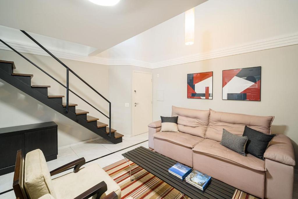  BU202 Duplex amplo e encantador em Moema