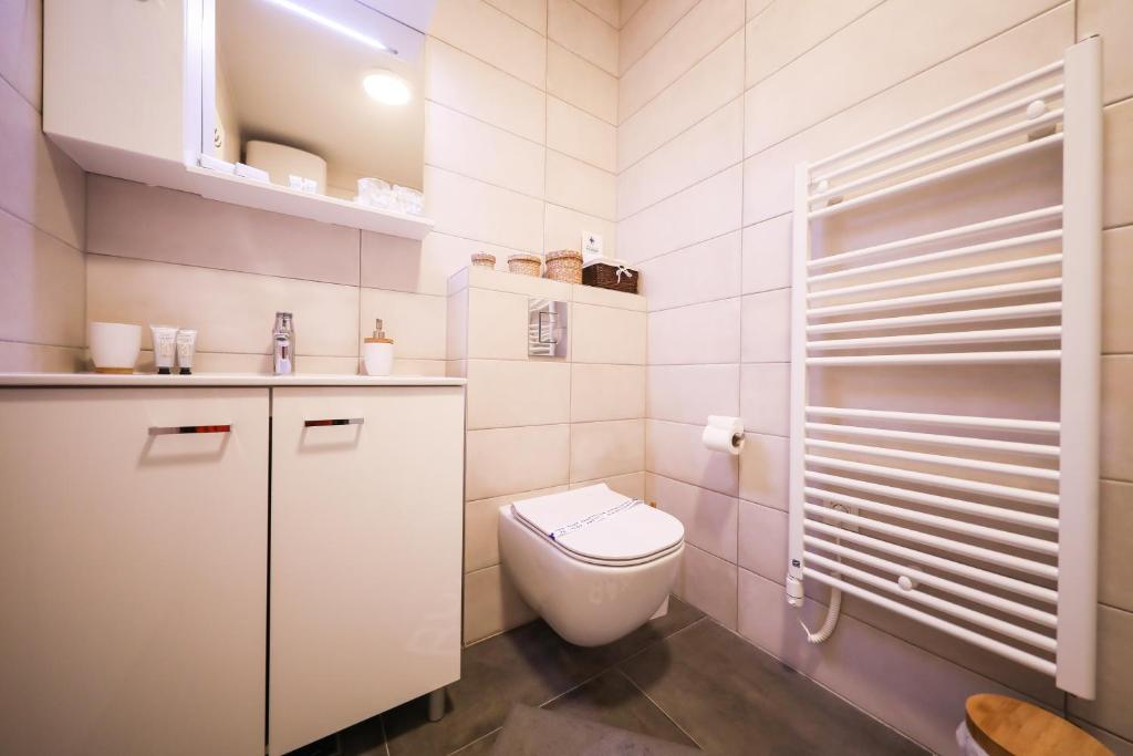 Łazienka w obiekcie Allegro Exclusive Suite 2 With Private Parking and Balcony