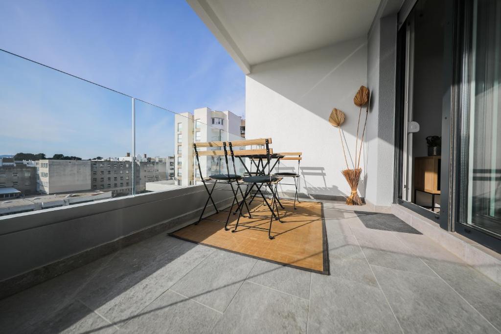 Balkon lub taras w obiekcie Allegro Exclusive Suite 2 With Private Parking and Balcony