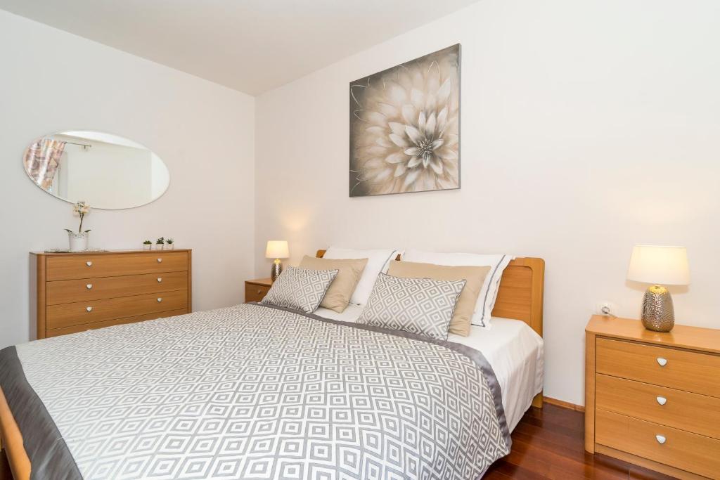 Posteľ alebo postele v izbe v ubytovaní Apartment in OLD TOWN with CITY VIEW