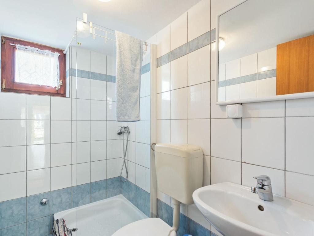 Koupelna v ubytování Holiday Home in Jasenice near Maslenica Beach