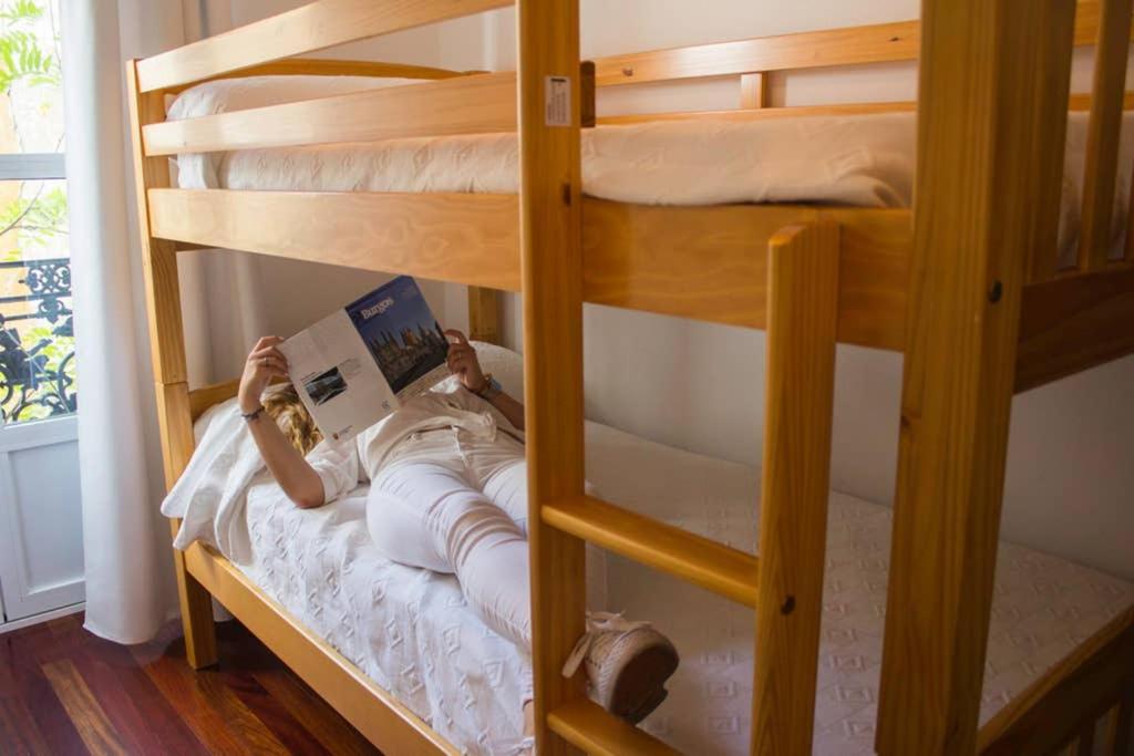 Postel nebo postele na pokoji v ubytování LA JOYA DEL 32. CENTRO DE BURGOS. WIFI