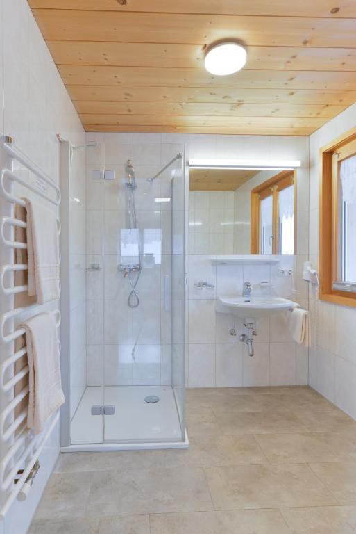 Koupelna v ubytování Pension Haus Romy
