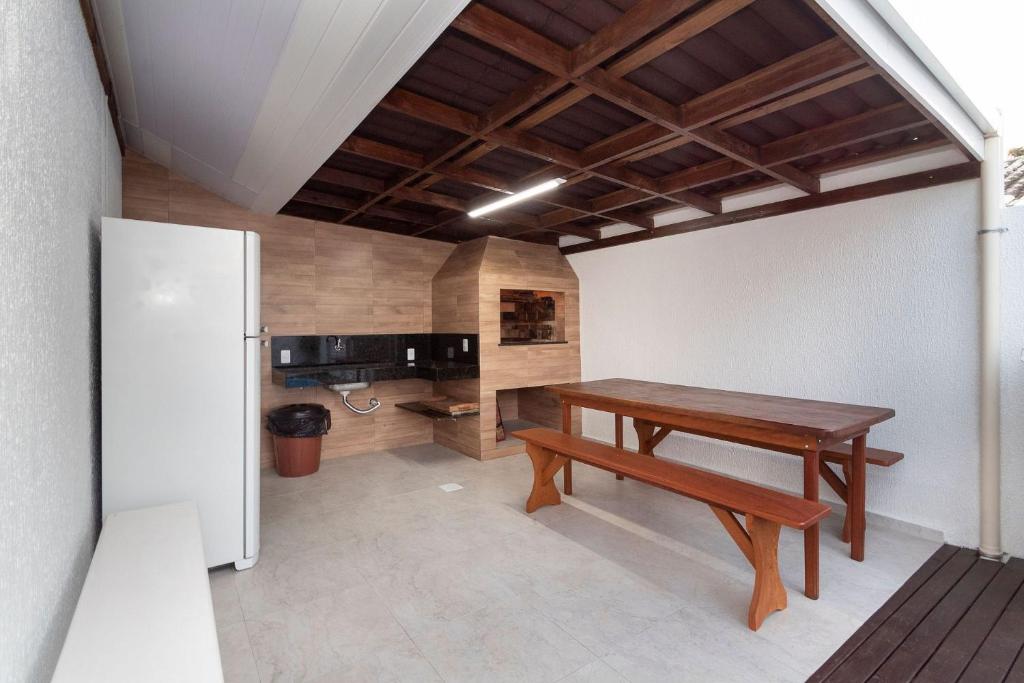  Aluguel Casa 4 quartos s/ 1 suíte Piscina Bombas/SC