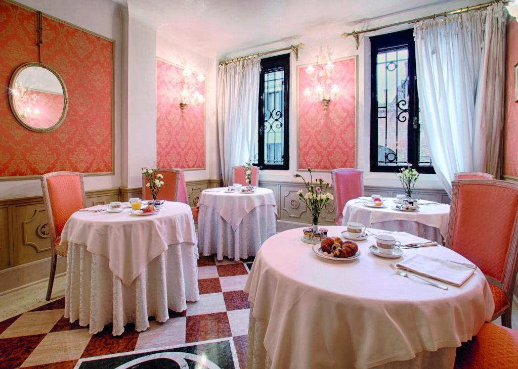 A seating area at Locanda Vivaldi