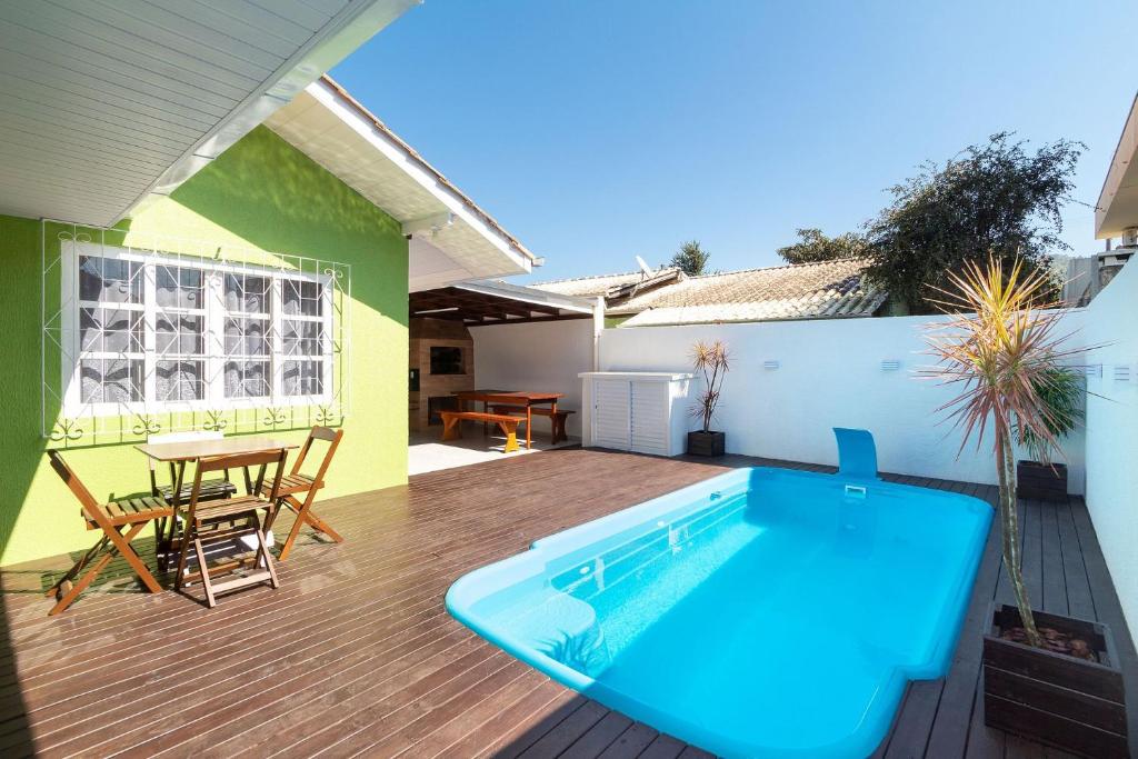  Aluguel Casa 4 quartos s/ 1 suíte Piscina Bombas/SC