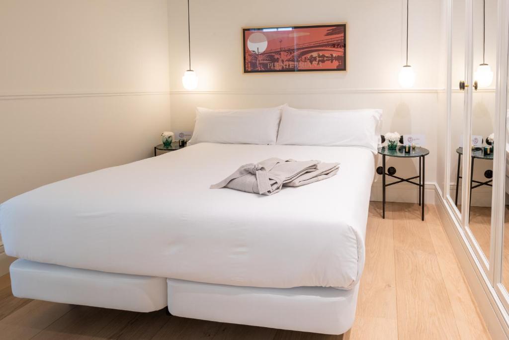 Torreón Santa Cruz, Seville – Updated 2023 Prices