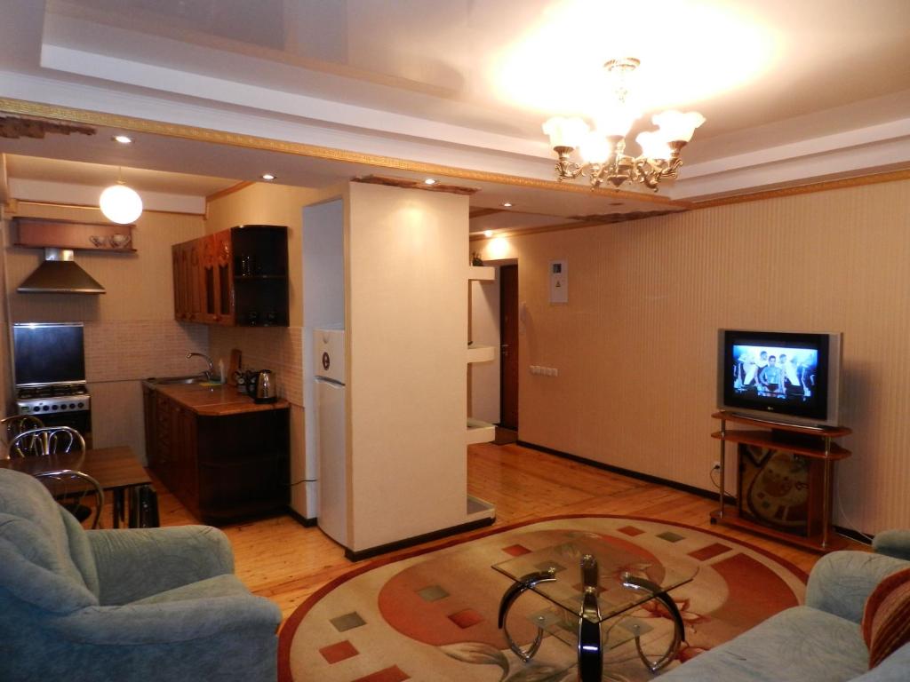 Suitetrails - 2-room Luxury Apartment on Tsentralnyi Boulevard 3, by GrandHome