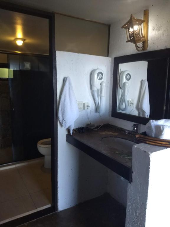 La Roca House - Four-Bedroom House