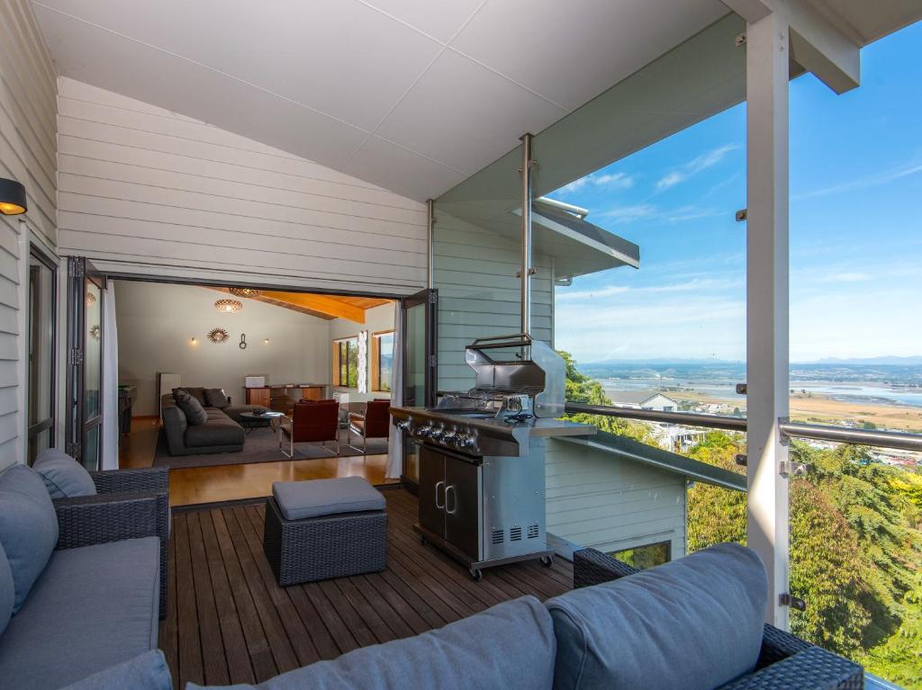 Eagles Nest Nelson - Nelson Holiday House - Housity