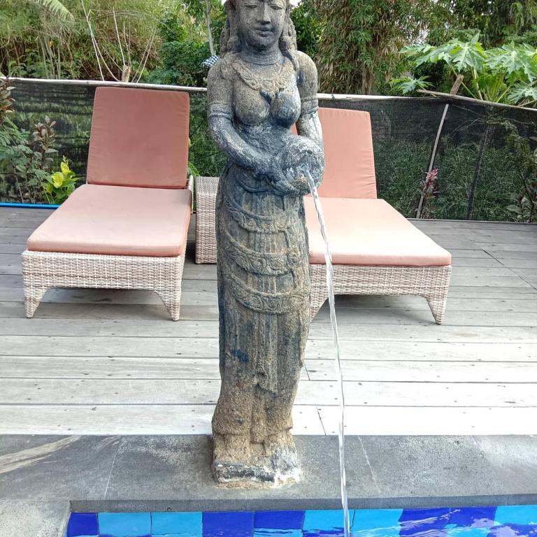 Bazén v ubytování Pondok Lembongan nebo v jeho okolí