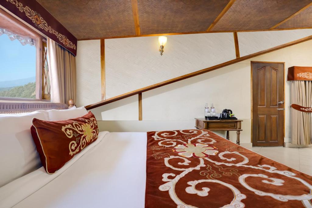 Postel nebo postele na pokoji v ubytování Summit Hermon Hotel & Spa