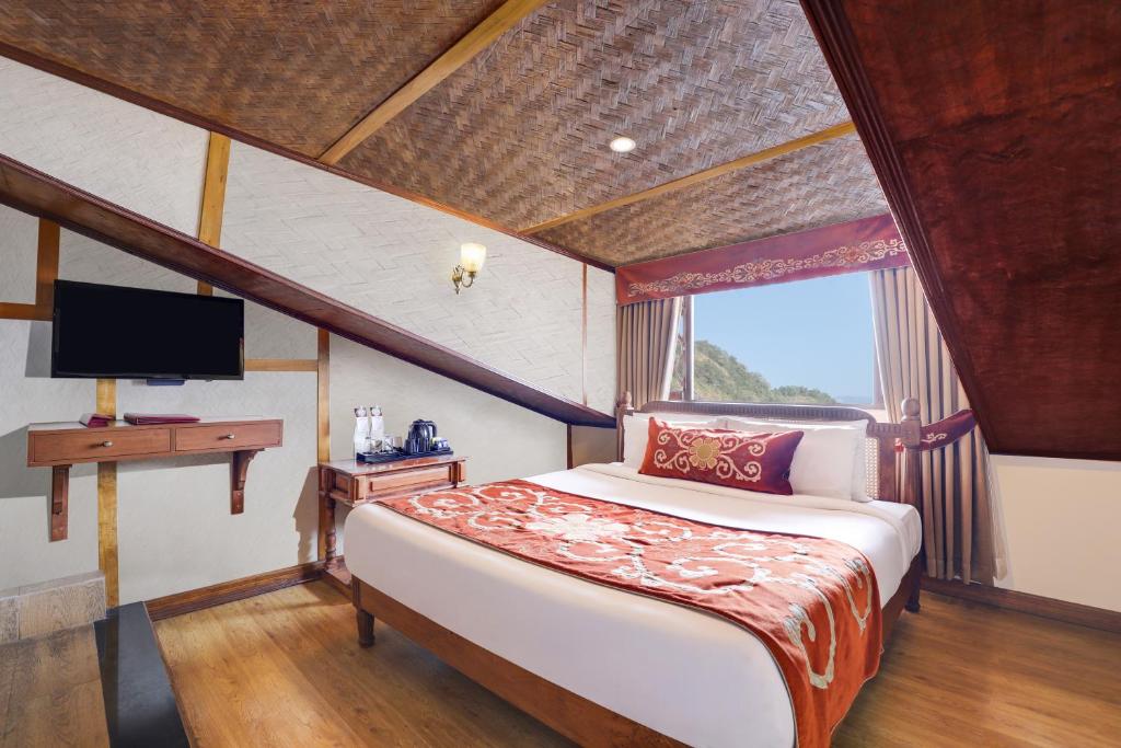 Postel nebo postele na pokoji v ubytování Summit Hermon Hotel & Spa
