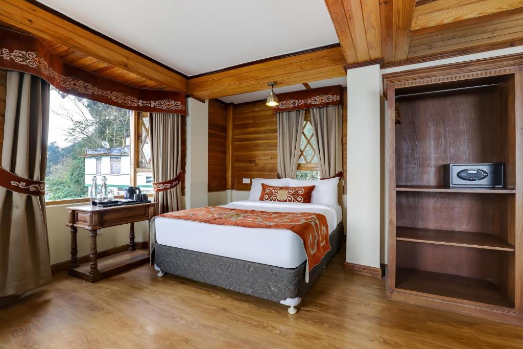 Postel nebo postele na pokoji v ubytování Summit Hermon Hotel & Spa