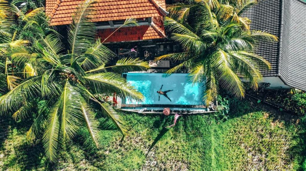 Bazén v ubytování Semanggi Cottage nebo v jeho okolí