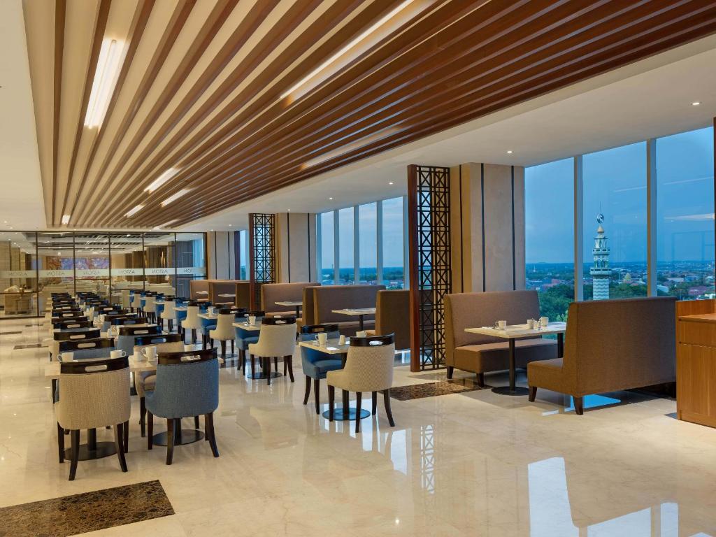 مطعم أو مكان آخر لتناول الطعام في Aston Gresik Hotel & Conference Center
