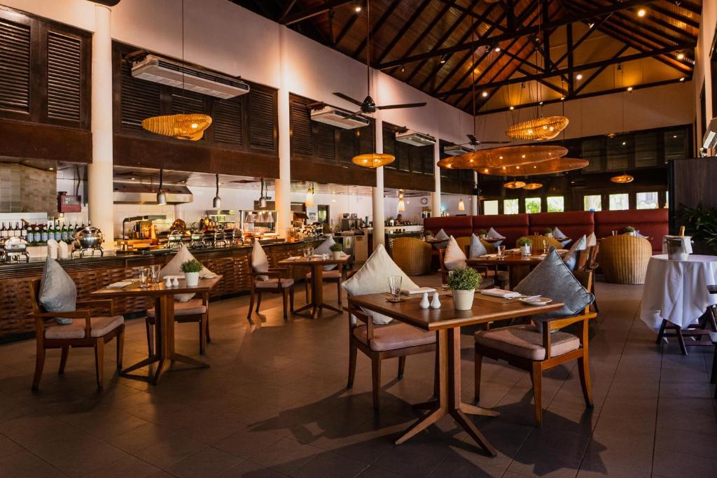 Restaurace v ubytování Rebak Island Resort & Marina, Langkawi 大自然 野生动物与美食爱好者的天堂