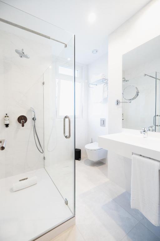 Koupelna v ubytování LX SoHo Boutique Hotel by RIDAN Hotels