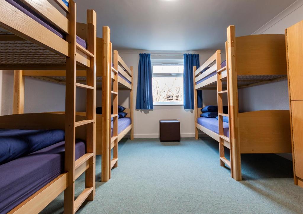 Voodi või voodid majutusasutuse Ullapool Youth Hostel toas