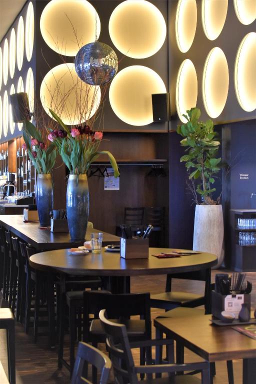 Restaurace v ubytování Hotel Lo! im Kreuz Jona