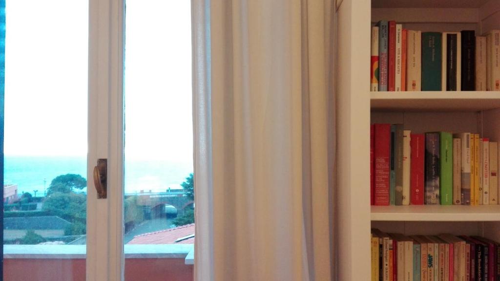 The library in Az apartmant