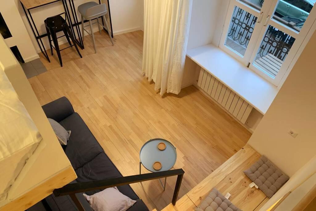 لابی و فضای عمومی Bright Apartment - تصویر ۵