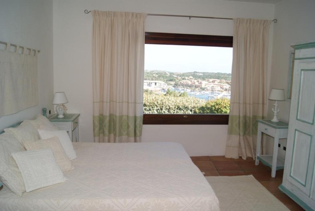 A bed or beds in a room at Case Della Marina