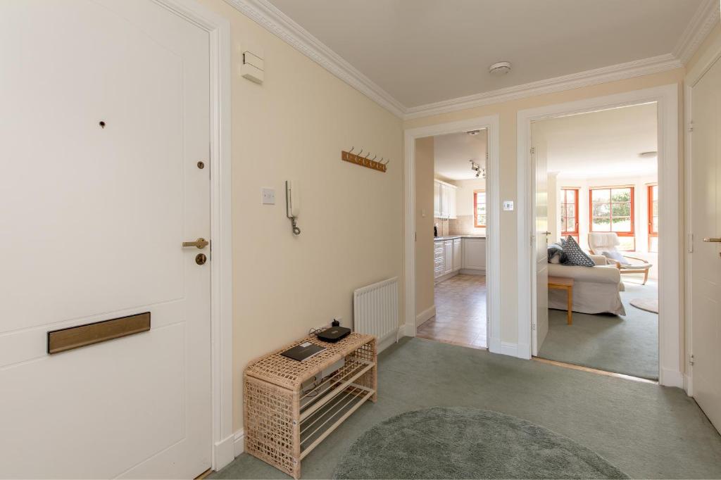 418 - Orchard Brae Avenue Apartment 3