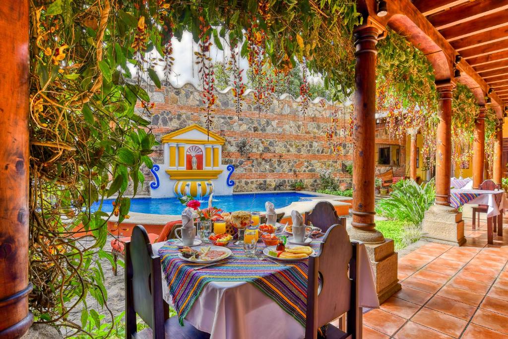 Bazén v ubytování Hotel Palacio de Doña Beatriz nebo v jeho okolí