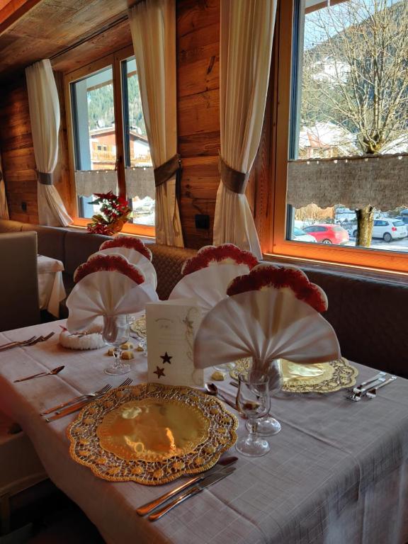 Fotografie z fotogalerie ubytování Hotel Laurino v destinaci Pozza di Fassa