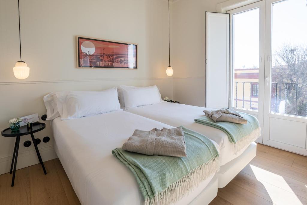 Torreón Santa Cruz, Seville – Updated 2023 Prices