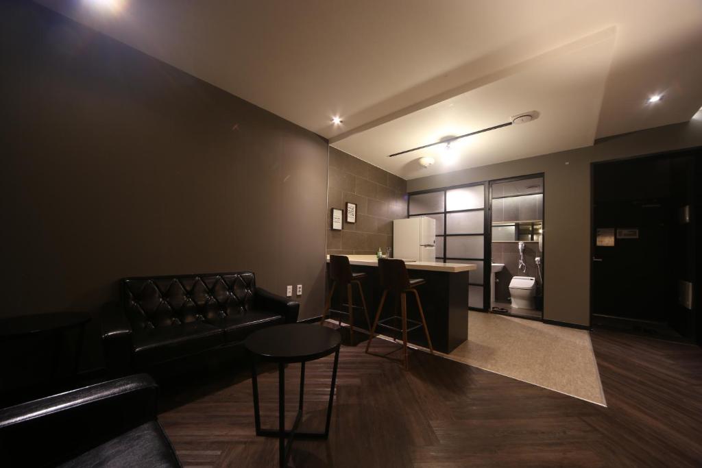 Posezení v ubytování Beomil Brown Dot Hotel