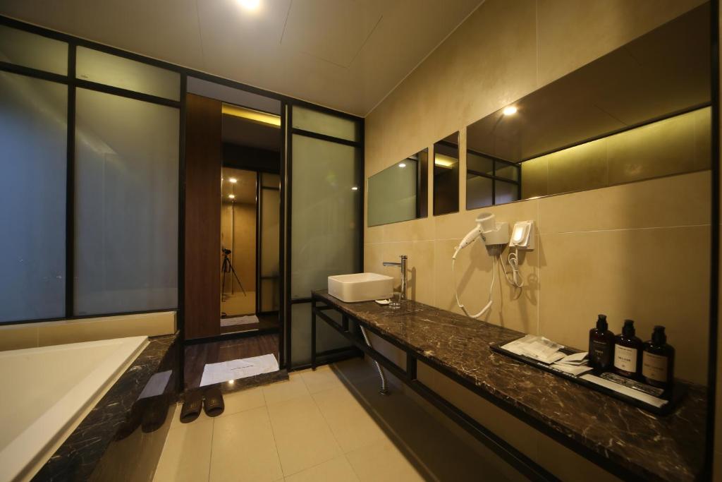 Koupelna v ubytování Beomil Brown Dot Hotel