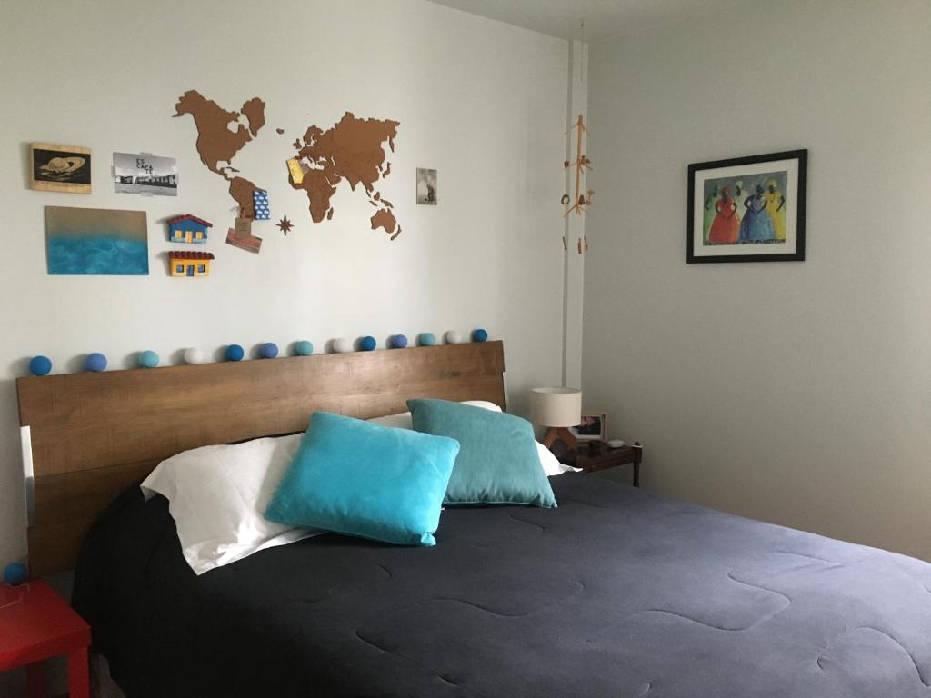  Charming and Artistic Apartment!