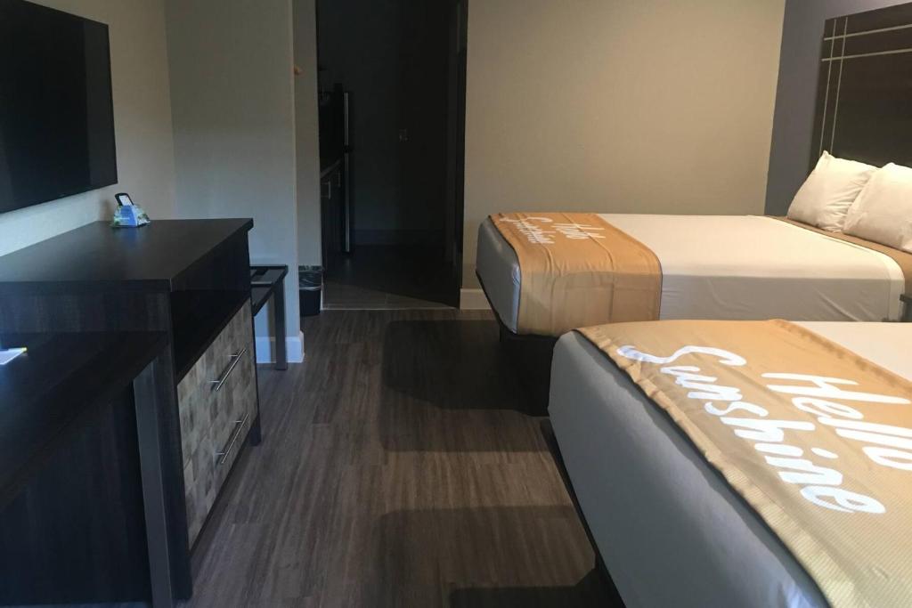 Days Inn & Suites by Wyndham La Porte photo