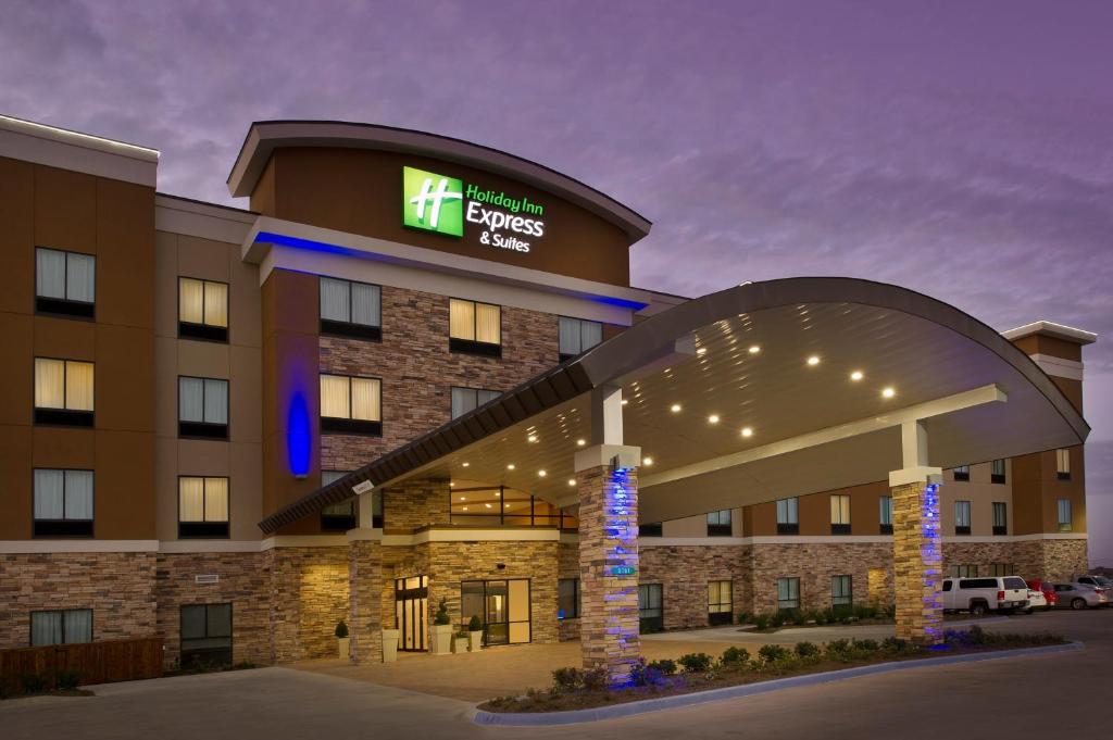 Holiday Inn Express Hotel & Suites Waco South by IHG photo