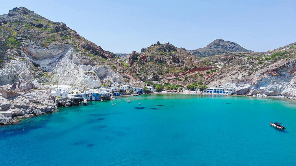 Miramare Luxury Apartments Milos photo 2