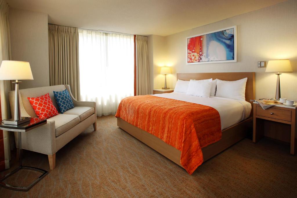 Tropicana Casino and Resort - North Deluxe Room 1 King Non-Rooking