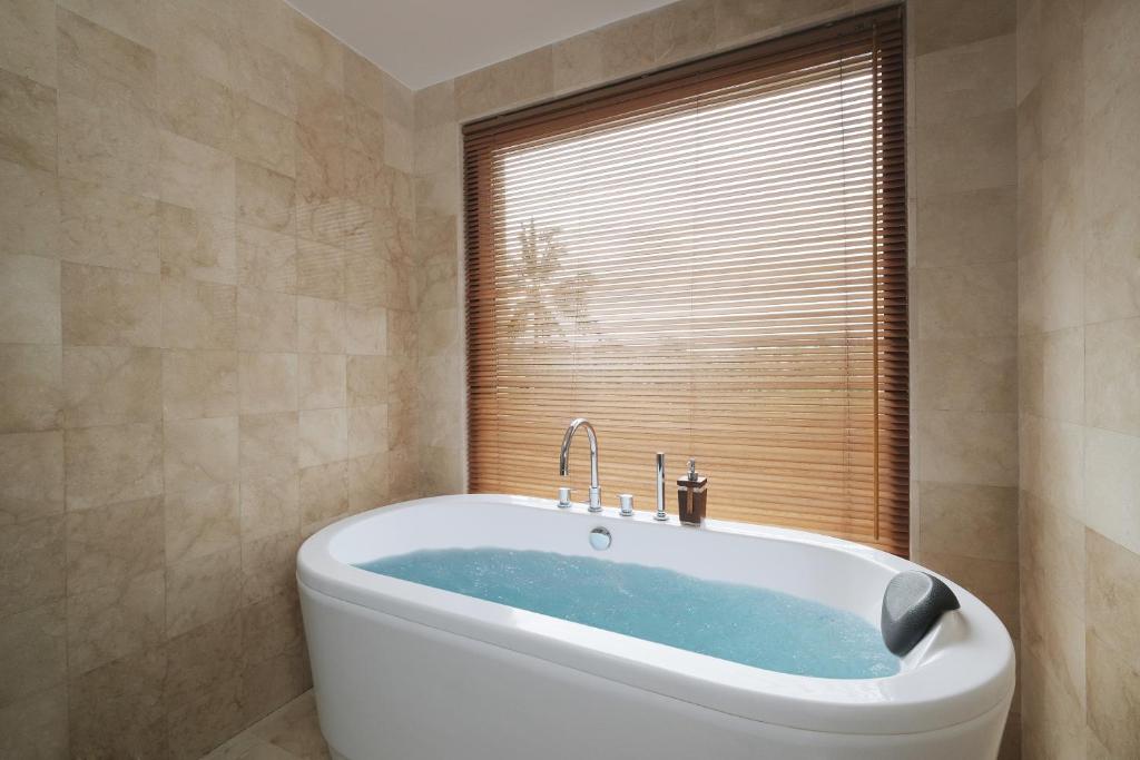 Puri Sebali Resort - 8