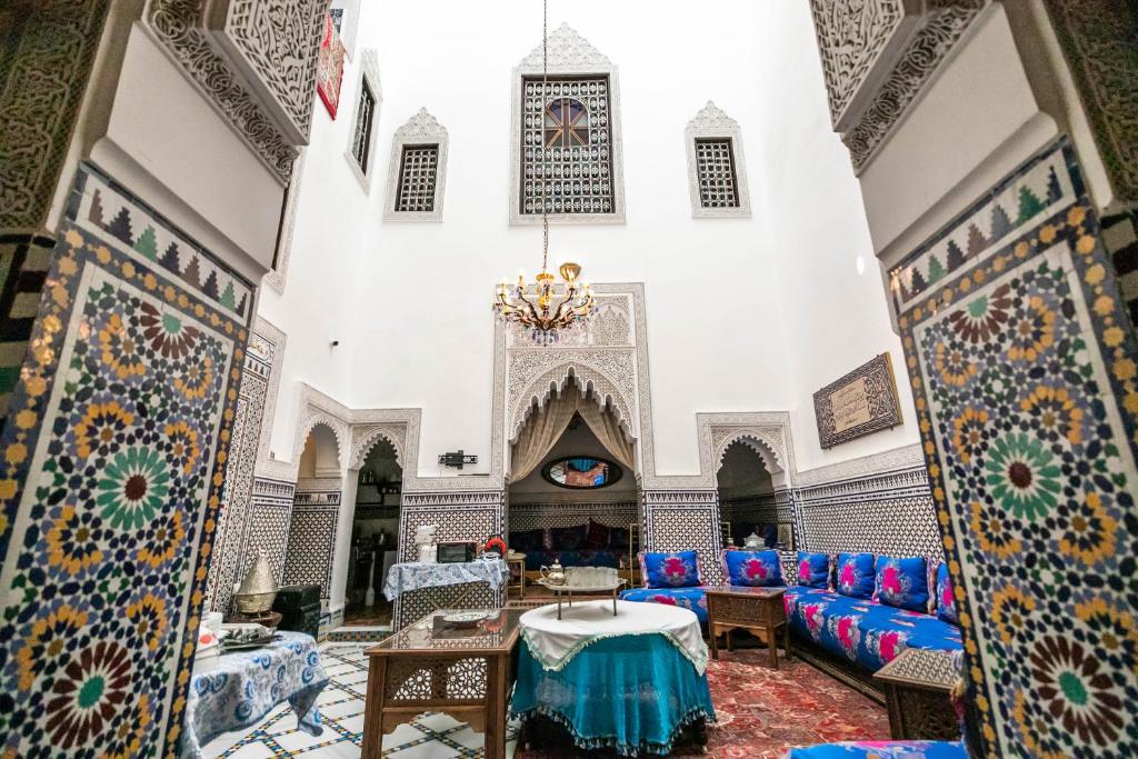 Posezení v ubytování Riad Mounana fez luxurious palace & spa