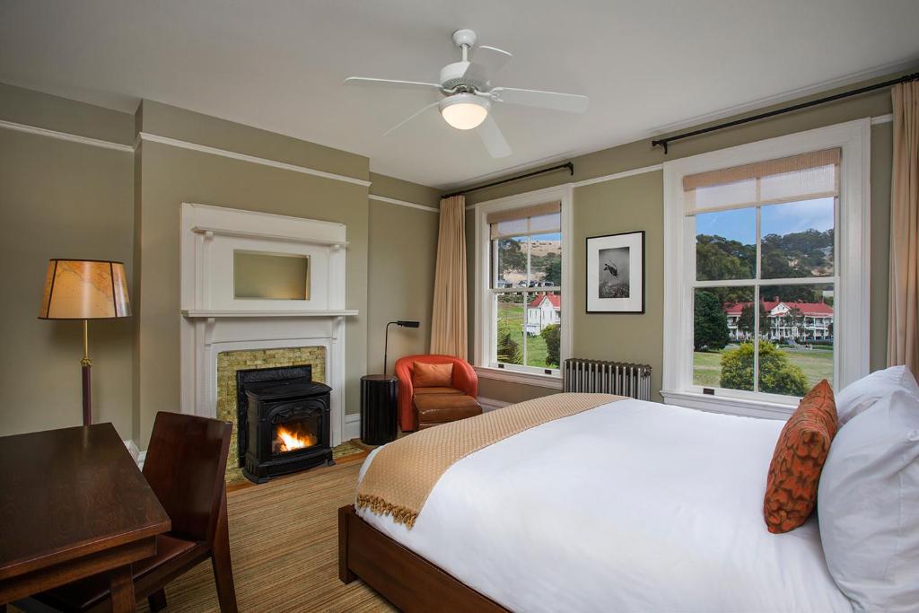Cavallo Point - Historic King Room