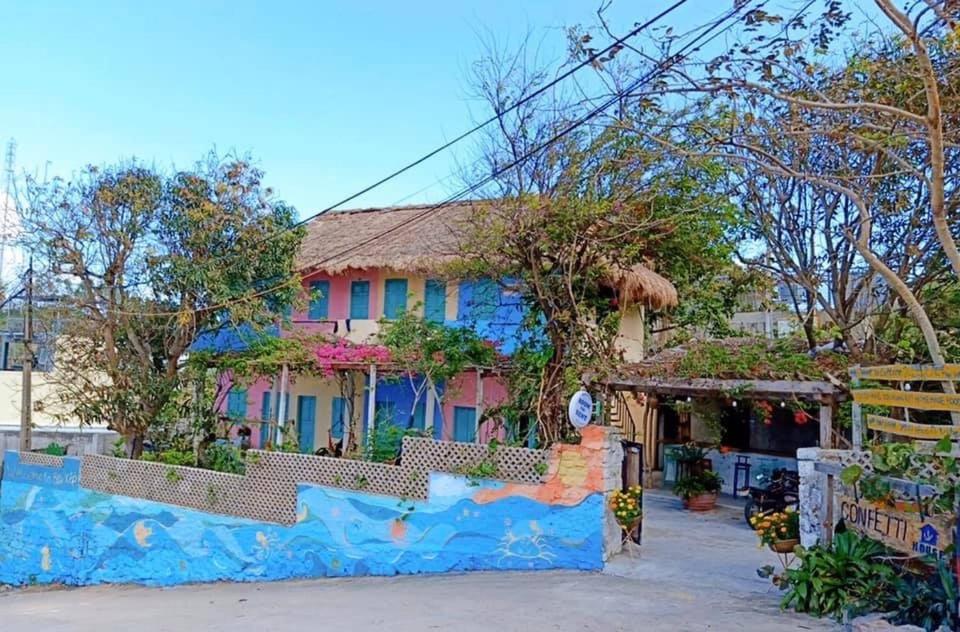 Bazén v ubytování Confetti House nebo v jeho okolí