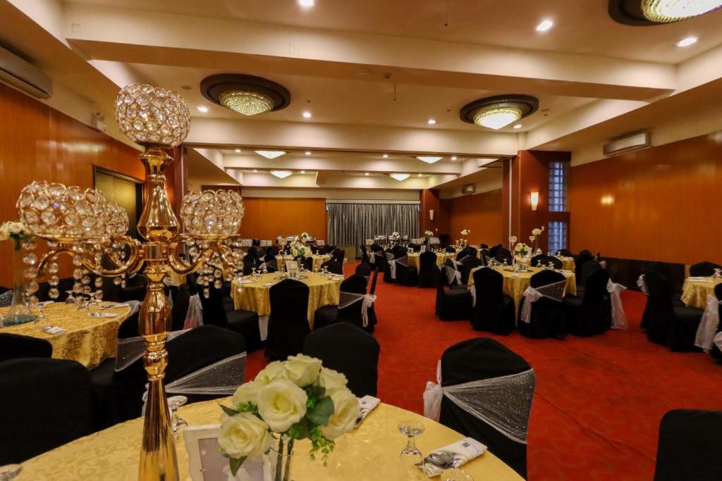 Restaurace v ubytování Paseo Premiere Hotel
