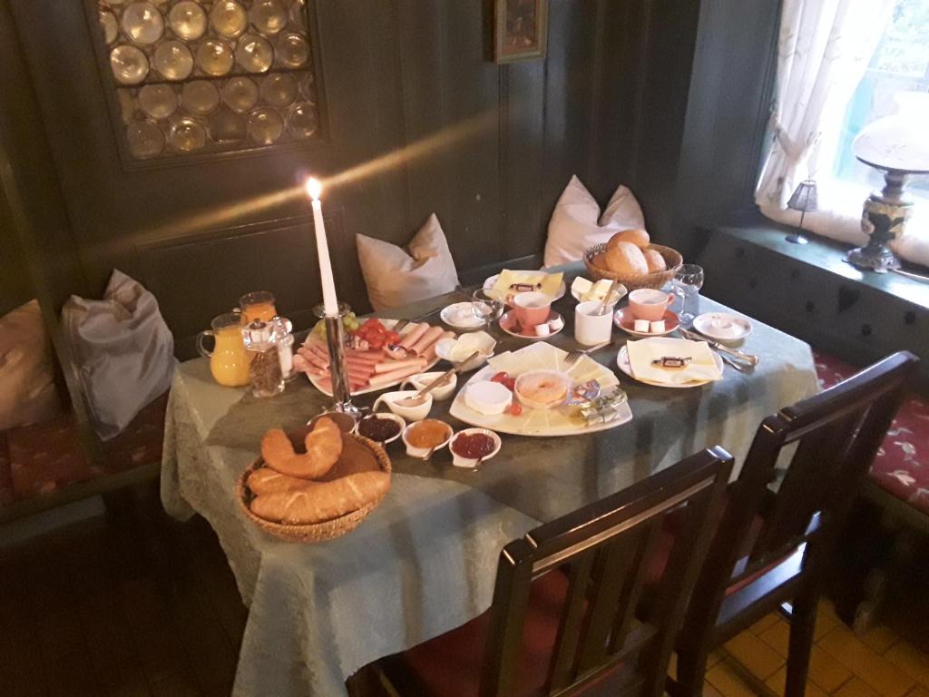 Jídlo v hotelu nebo okolí
