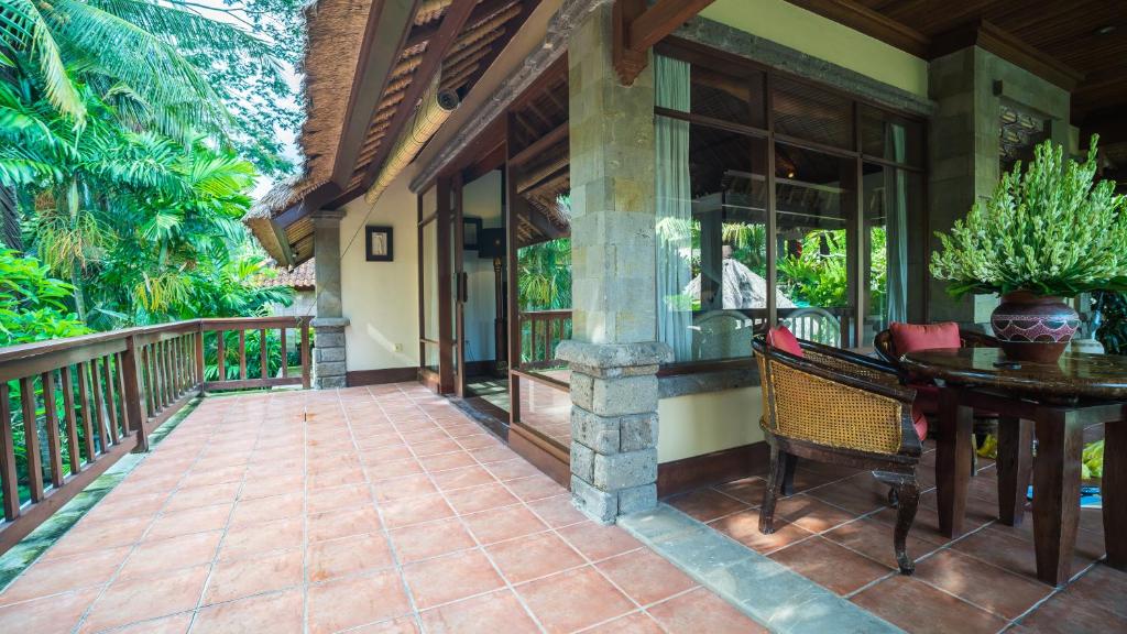 Balkón nebo terasa v ubytování Kori Ubud Resort, Restaurant & Spa