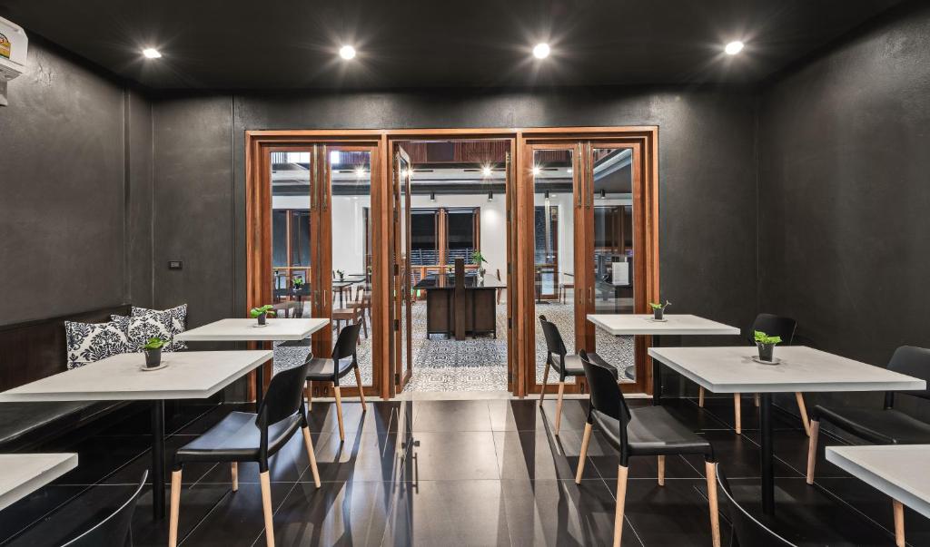 Hua Hin Habitat Hotel- SHA Extra Plus - Resim 19