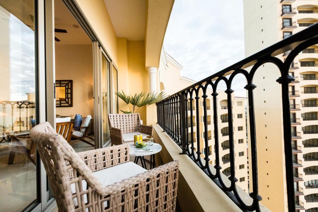 Un balcón o terraza de Petit Luxe Las Gavias Penthouse