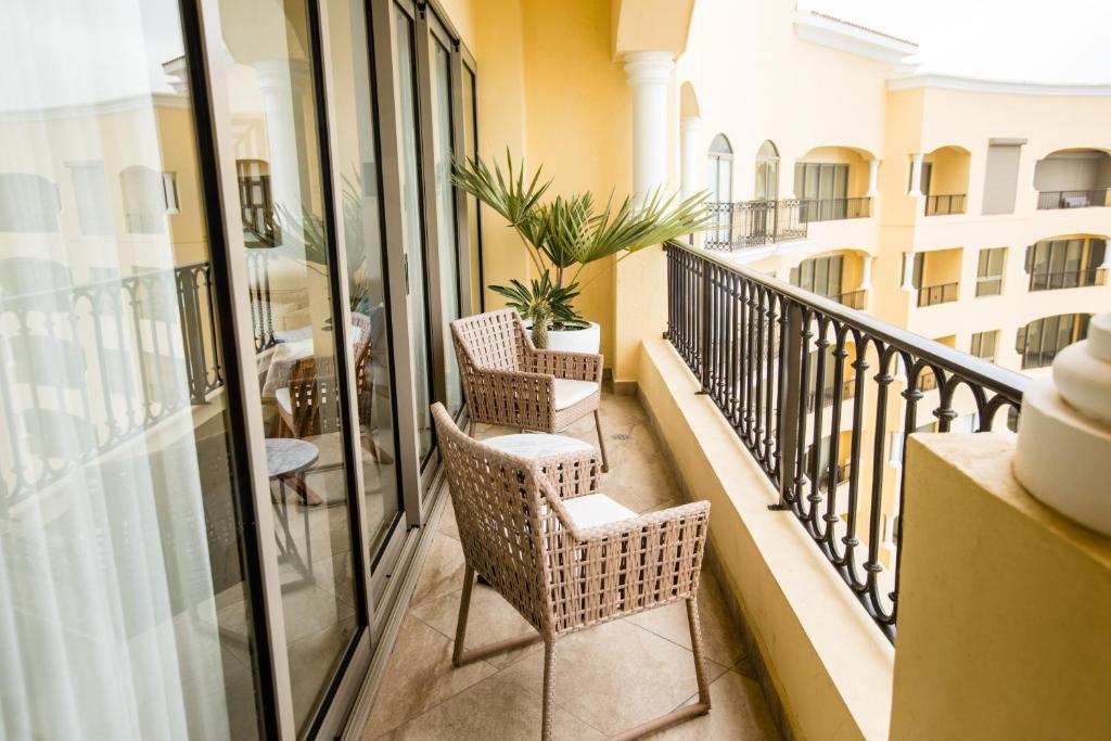 Un balcón o terraza de Petit Luxe Las Gavias Penthouse